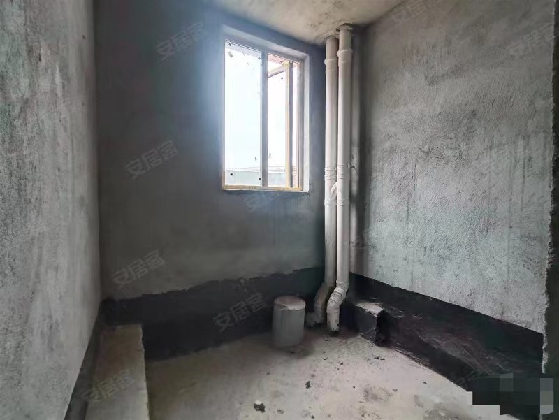 269，降价了，朝阳丽景，边户，单价5200，送大大露台，毛坯三房，南北通透