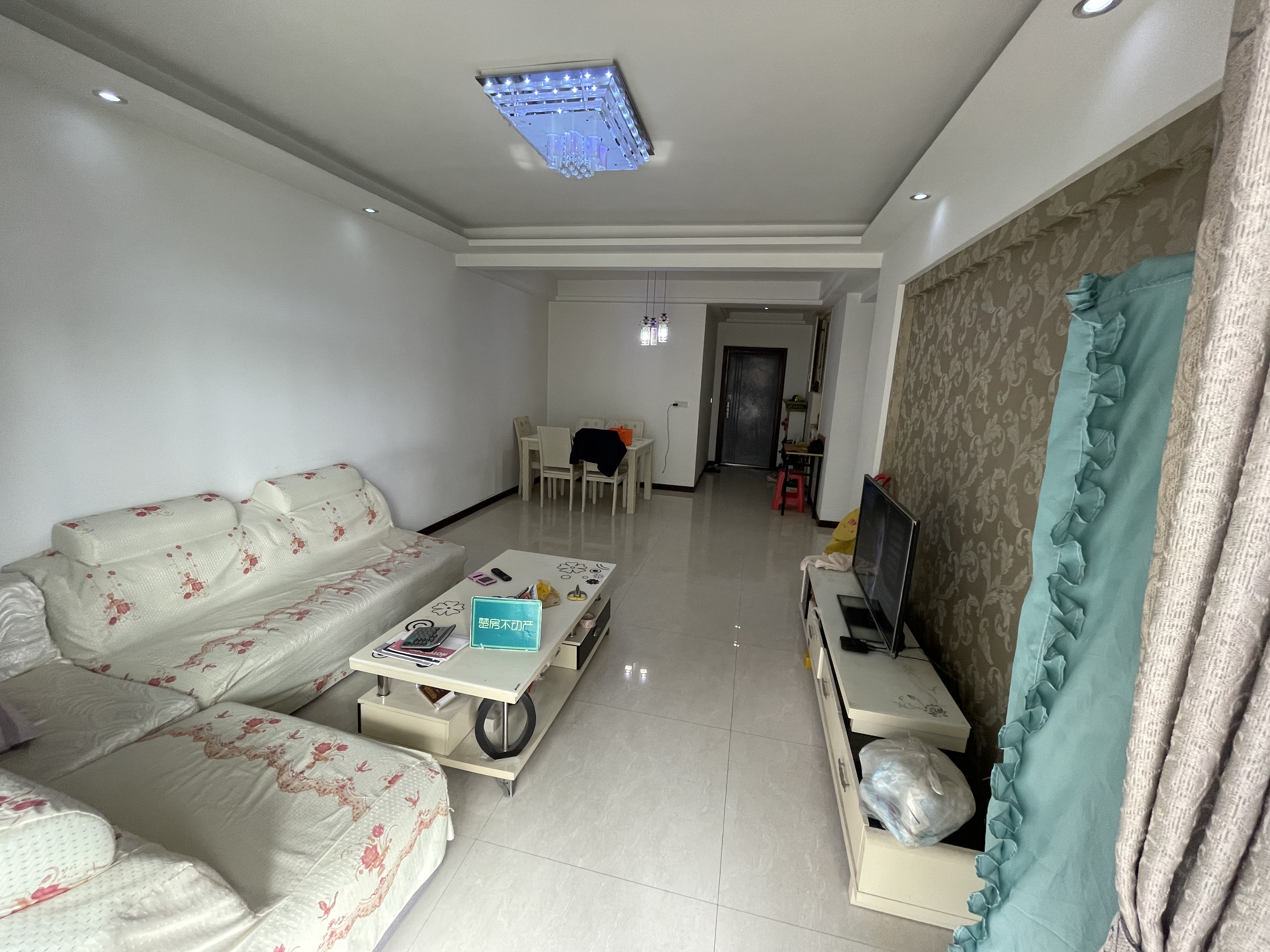 金诚花园  精装两房 电梯中层  户型方正 房东诚意出售