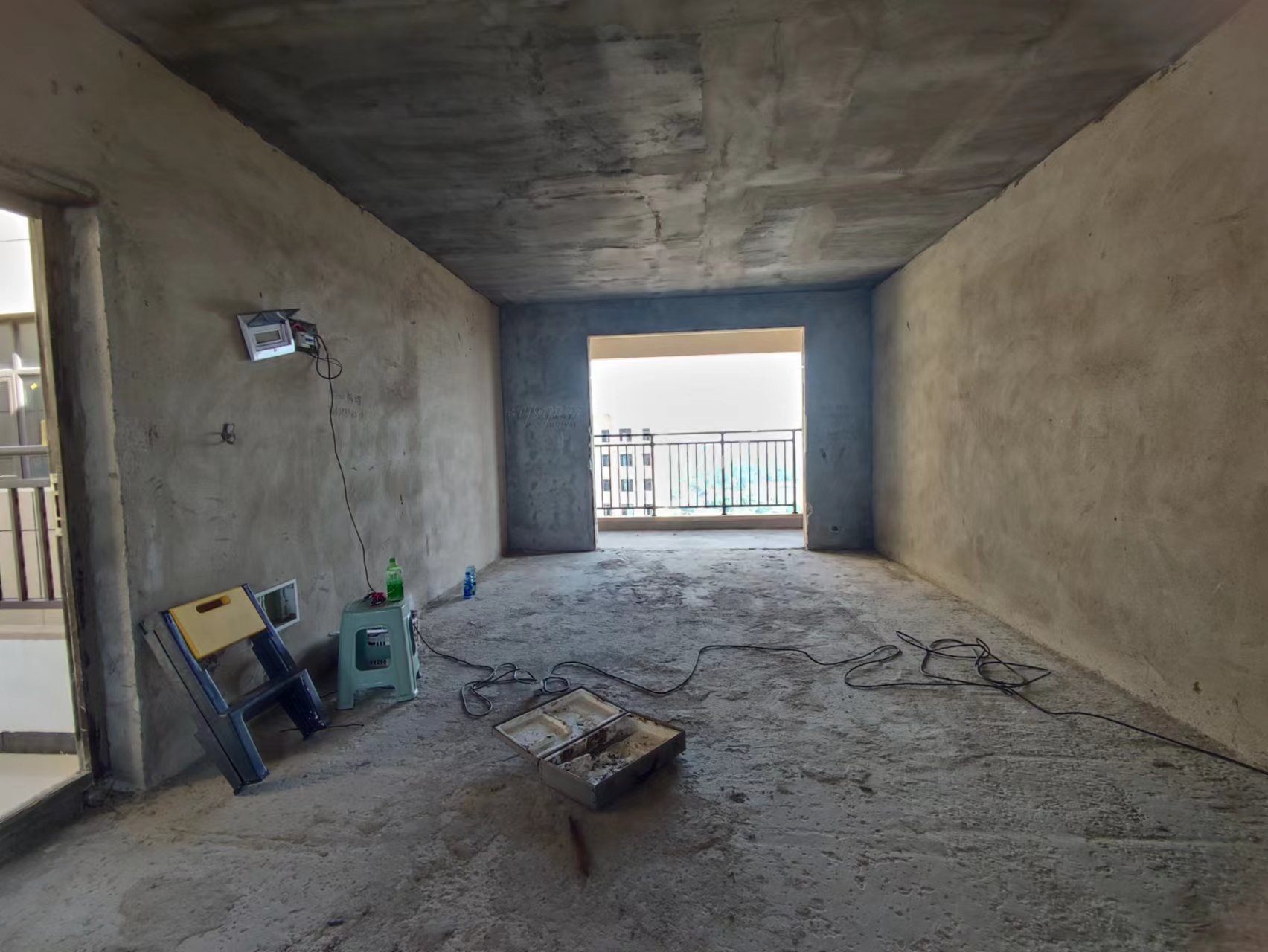 沔阳清华园大4房带车位南北通透北面看孩子教室南面看河景