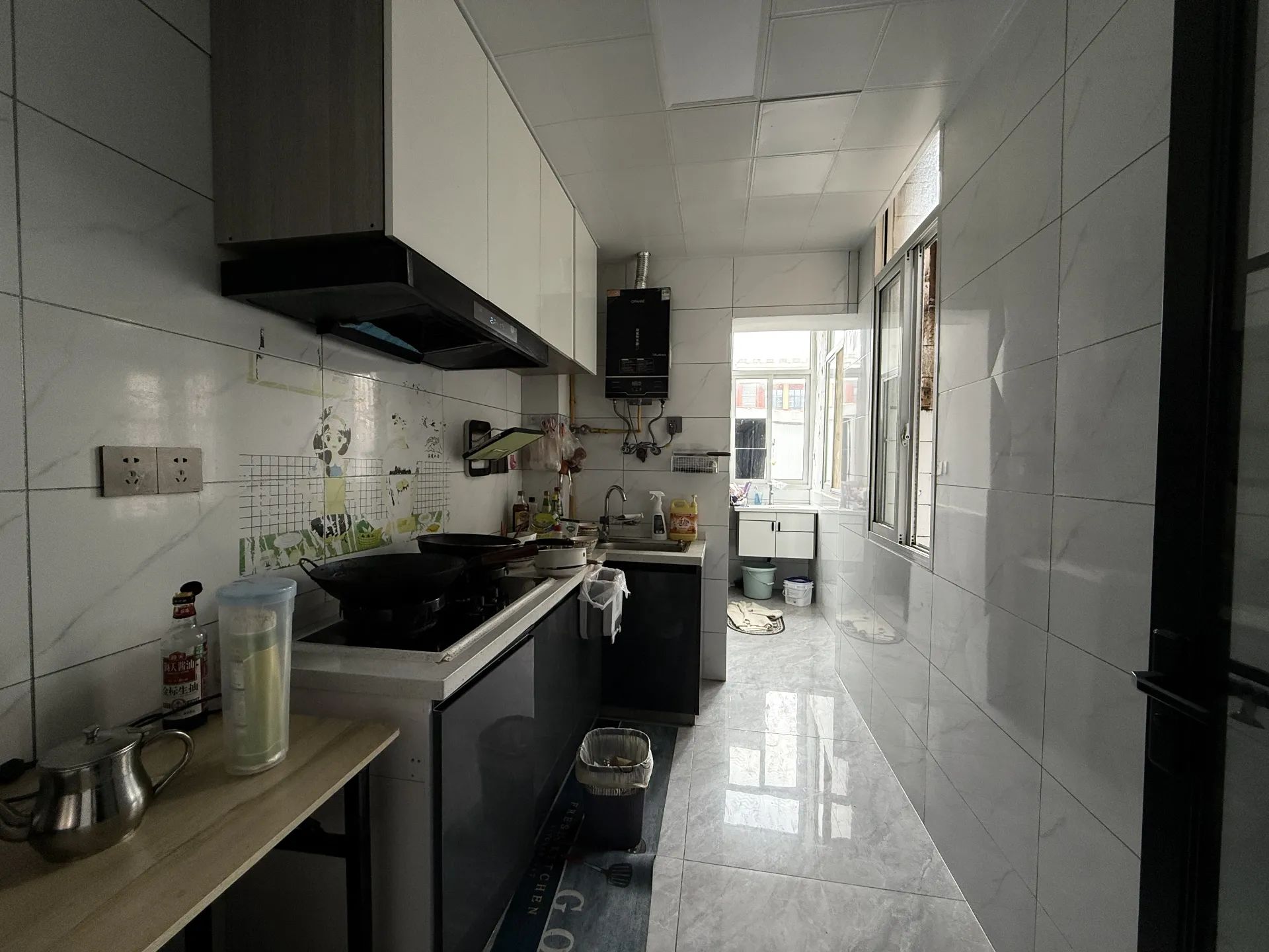 养老看过来，西桥，装修9成新，步梯2楼，精装三房，证满二