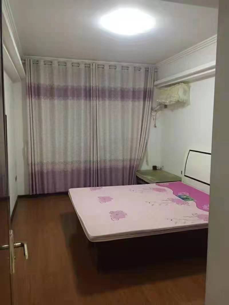 城南好房6字开头138平精装大三房