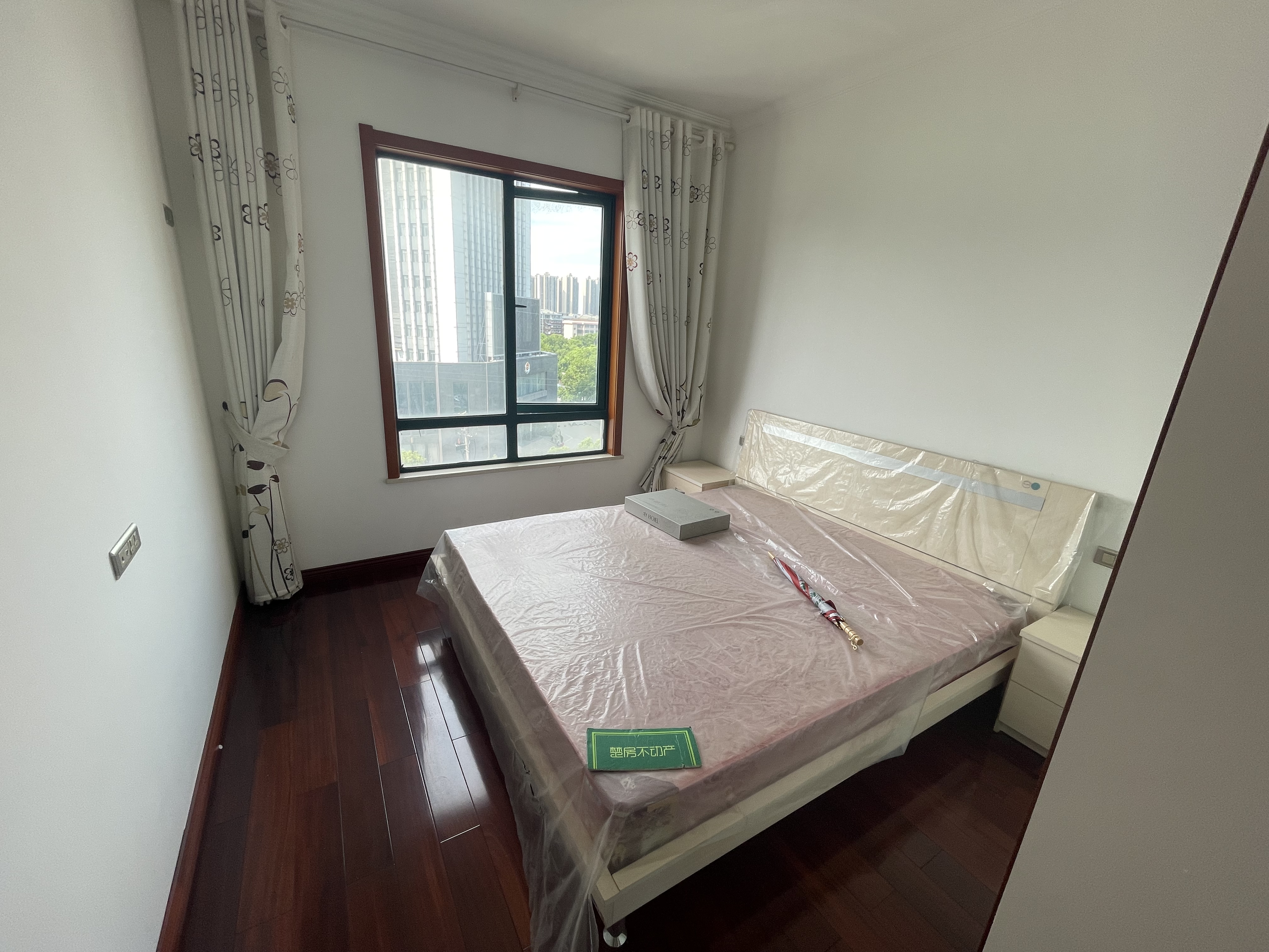 德政金园电梯四房装修没怎么住南北阳台通风很好看房预约