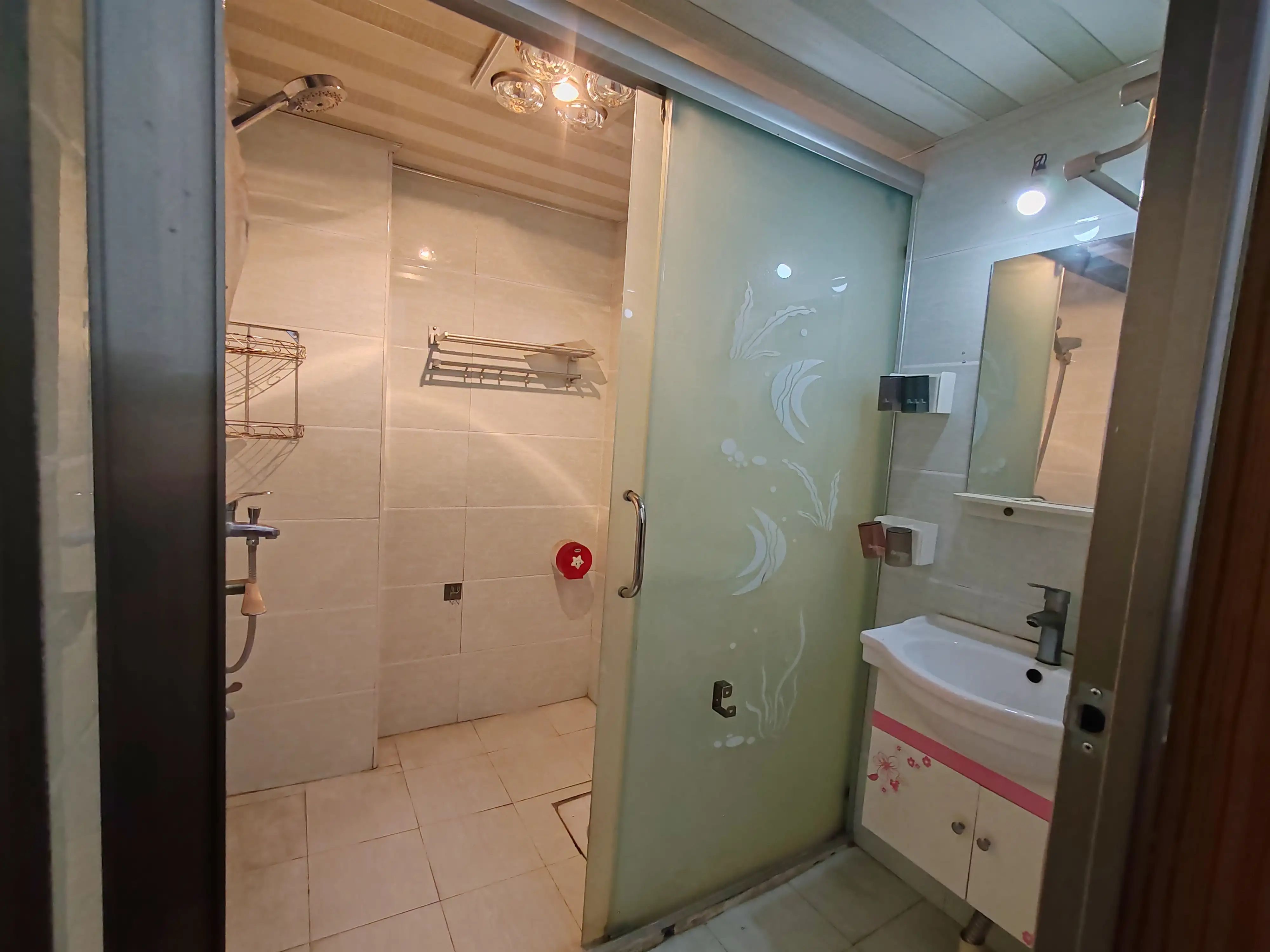 捡漏，和合国际，电梯中间好楼层，精装3房2卫，亏本出售