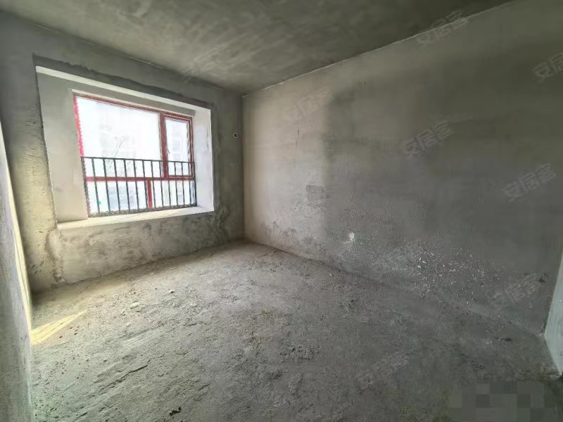 降价了，捡漏，风和日丽，好楼层，单价4700，满二，还带车位，比补贴还便宜，三开间朝南