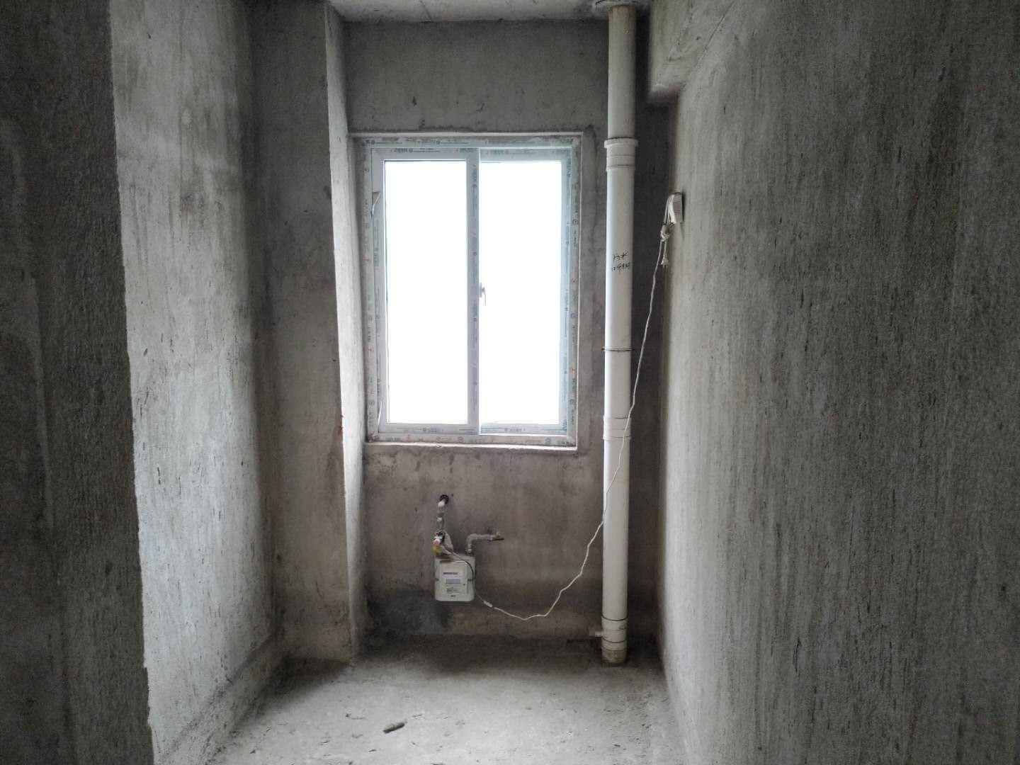 城南城市丽景毛坯三房，南北双阳台，证满二