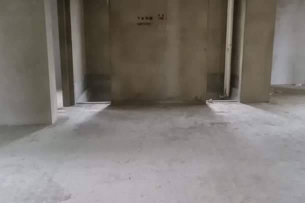 元泰未来城C区毛坯三房南北双阳台看房