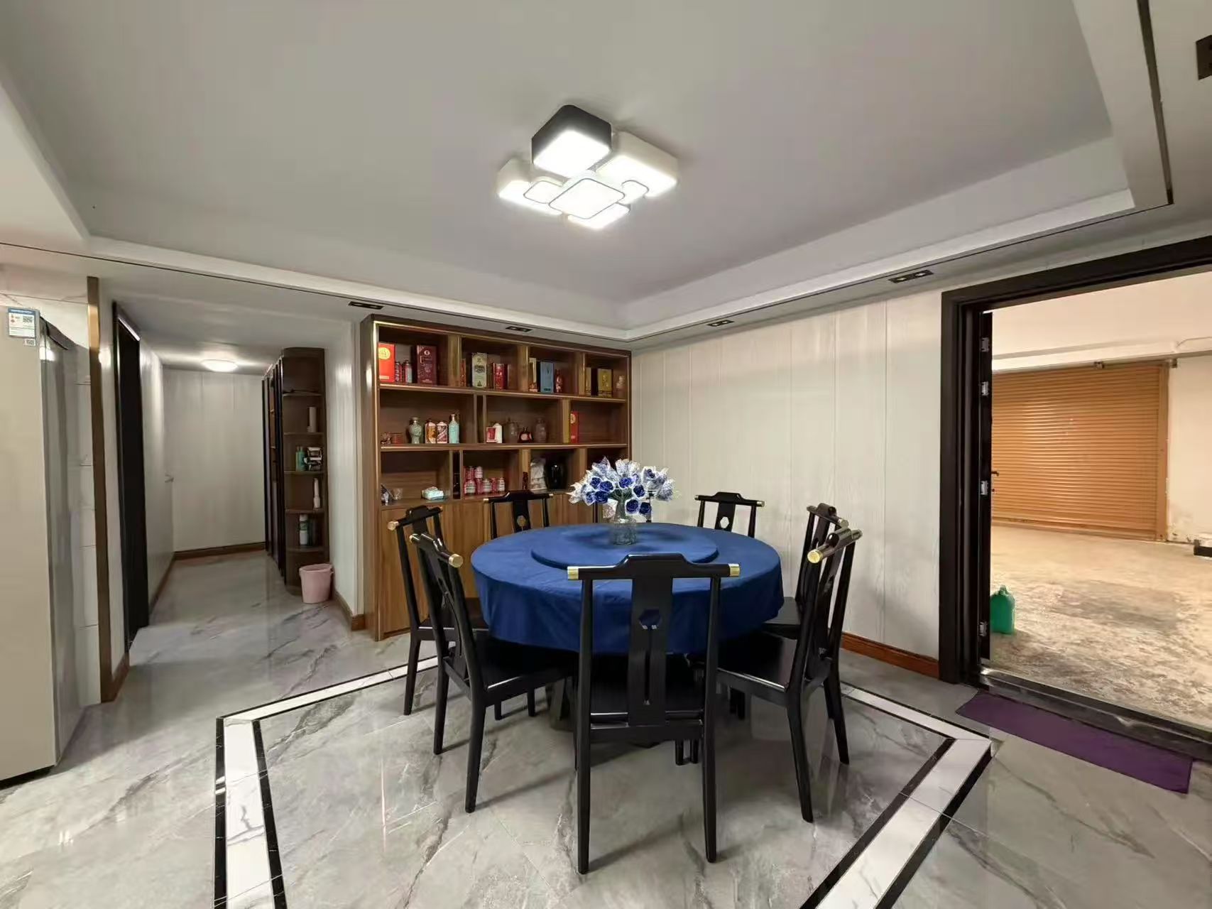 绿地香格里拉，豪装复式，五房四厅三卫，带院子、车库和路面车位，房东诚心出售