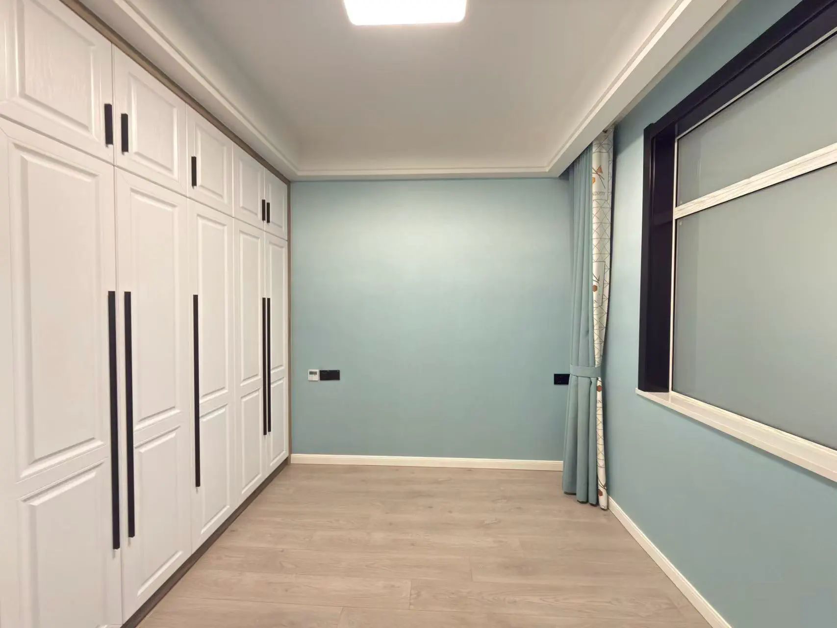 城南，领秀城，精装大三房，好楼层，户型方正，人车分流，满二，送车位