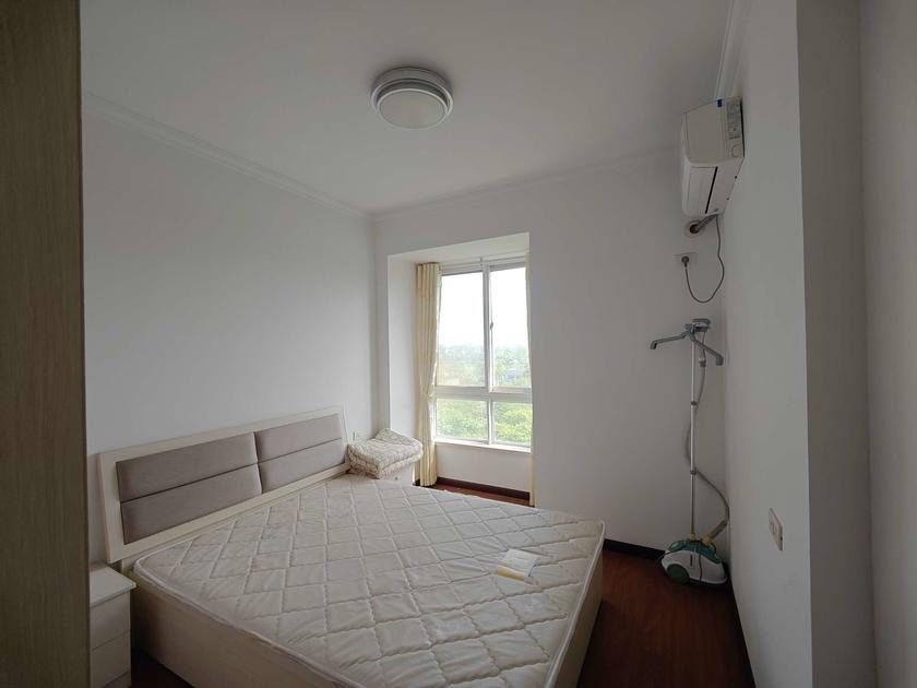 房东亏本出，一中正对面，漫城林语，9成新，看中可谈，速度捡漏