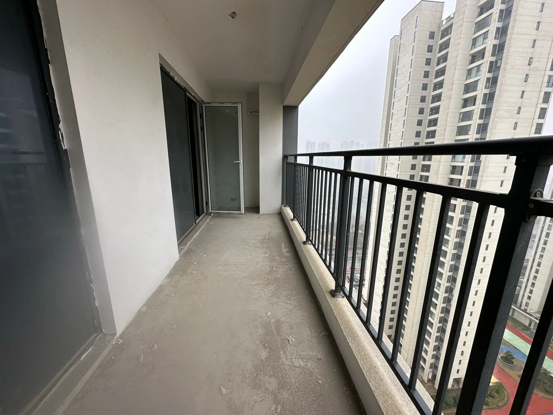 城南，蓝天花园，中间楼层，业主包满2，诚心出售