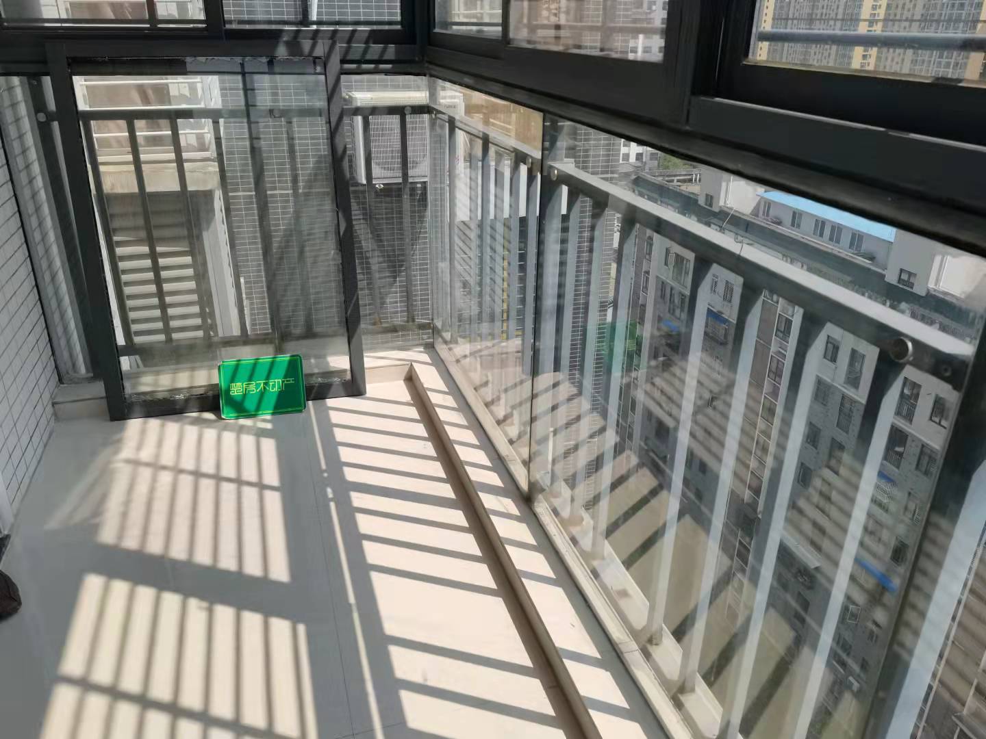 城市丽景精装大三房南北双阳台证满二看房方便诚意出售！