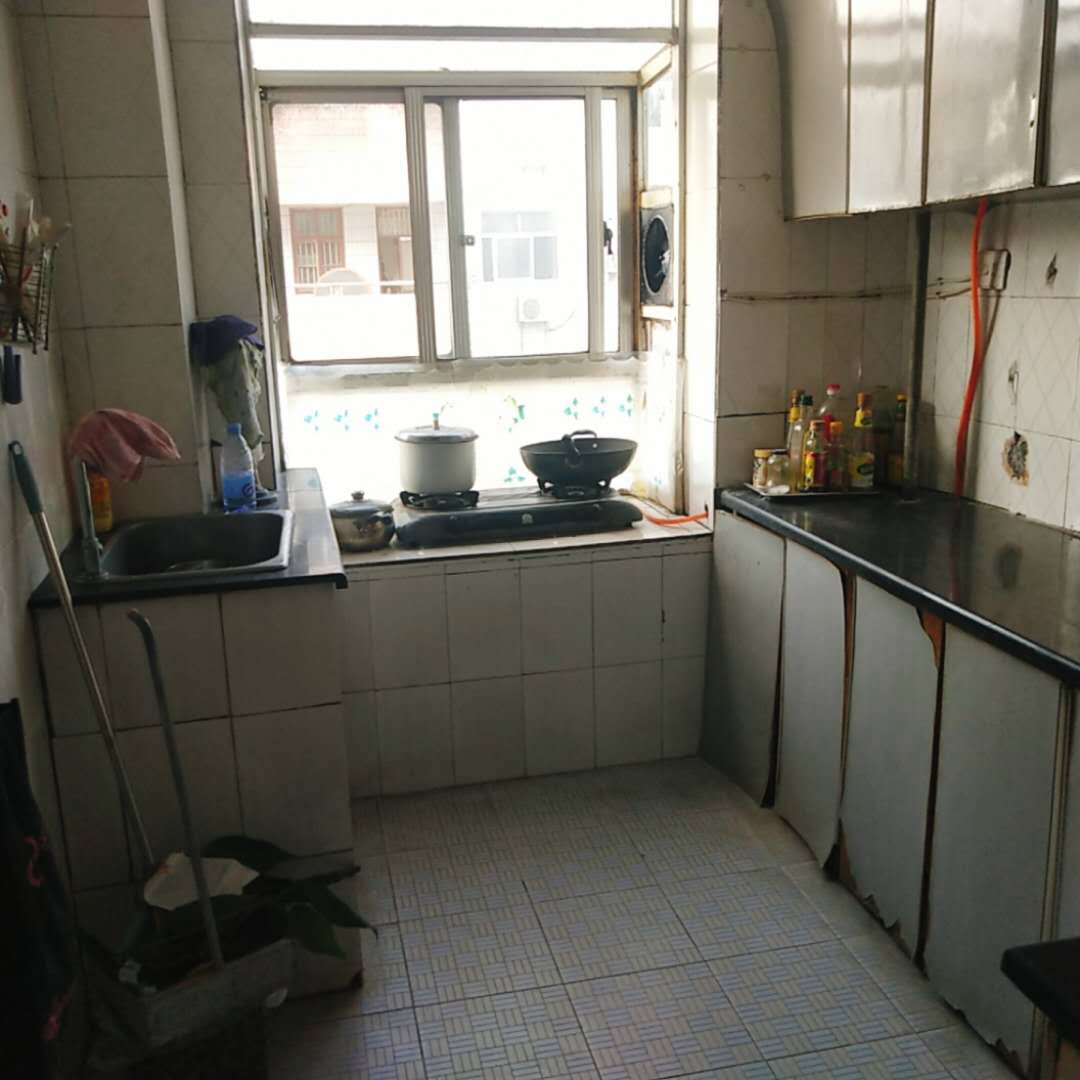 复州花园全新装修大三房中间楼层全新家电满五