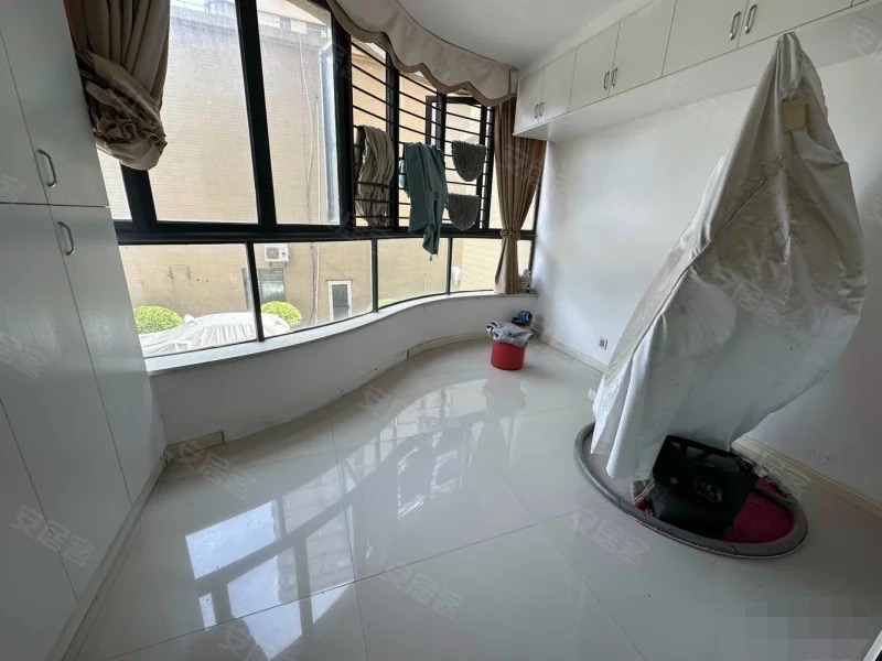 捡漏，急售，颐和公馆，单价3800+，精装四房。证满二，拎包入住