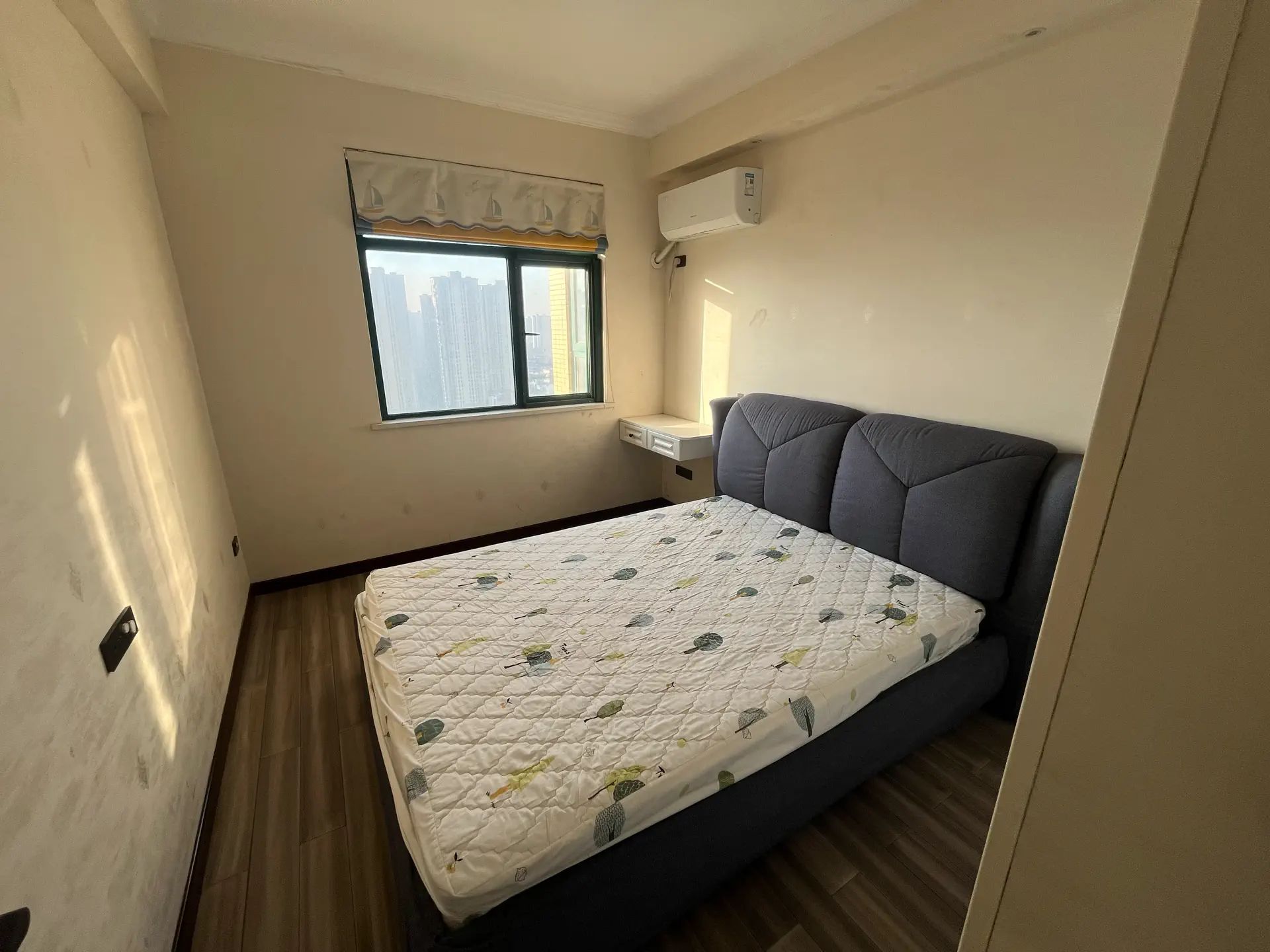 捡漏，新城壹号五期，边户，精装三房，好楼层，证满二，9成新