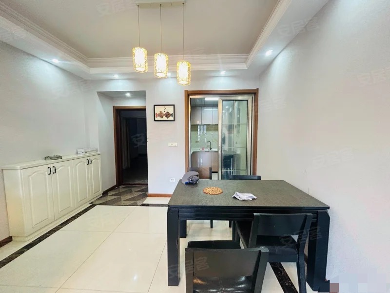 捡漏。城南，森林国际，精装三房，成色新电梯好楼层，拎包入住