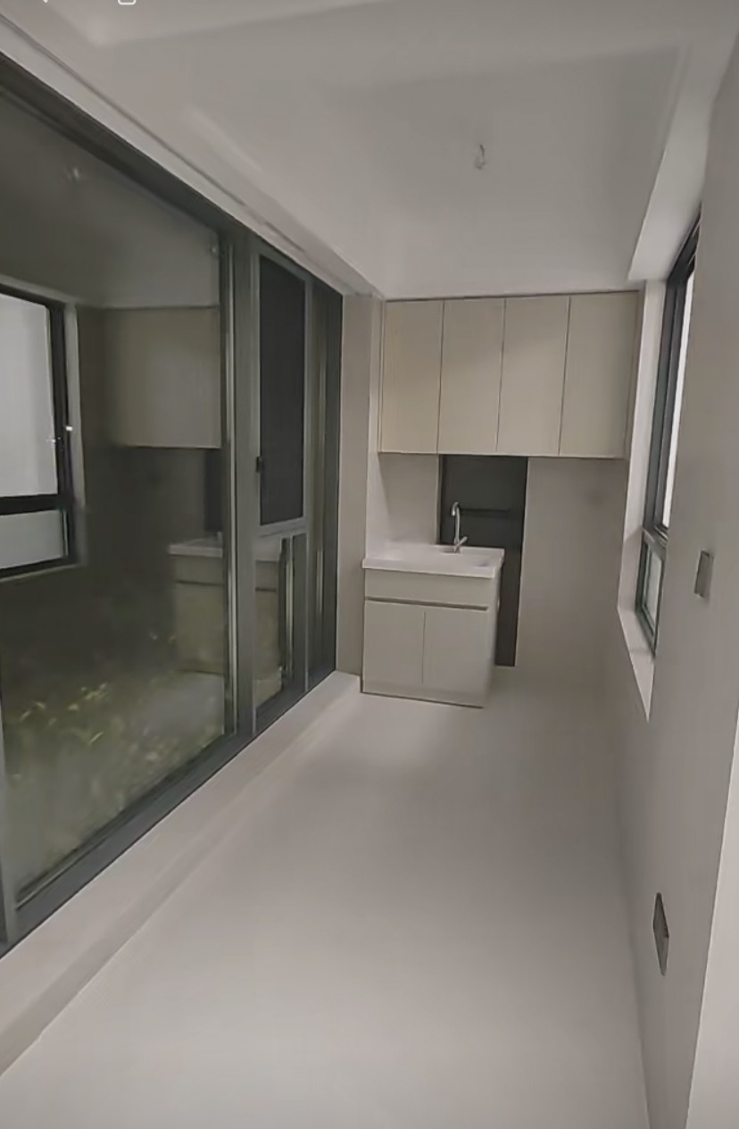 ？城南。锦绣江山望府。全新业主自装。业主包增值税，送电梯车位诚心出售