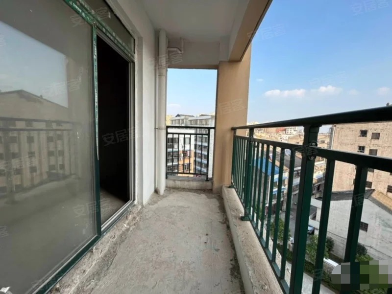 捡漏，城南，毛坯两房，南北通透，诚心出售，好楼层