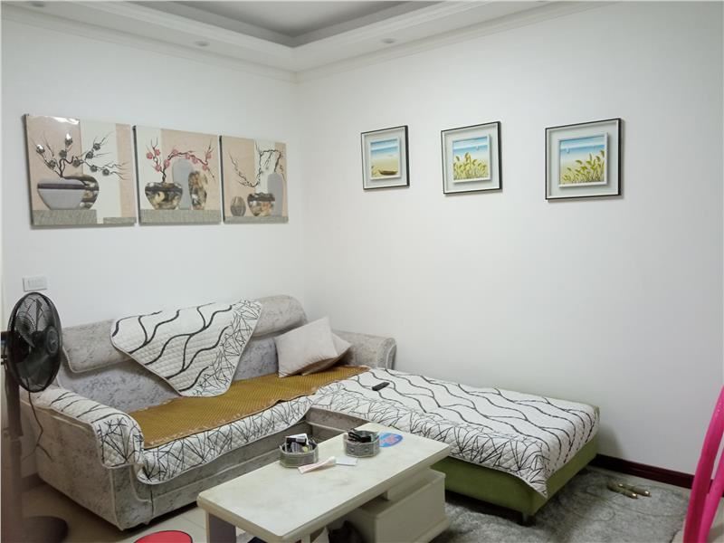 福星城附近城南步梯好楼层，装修成色新，证满两年，过户费低，看房方便