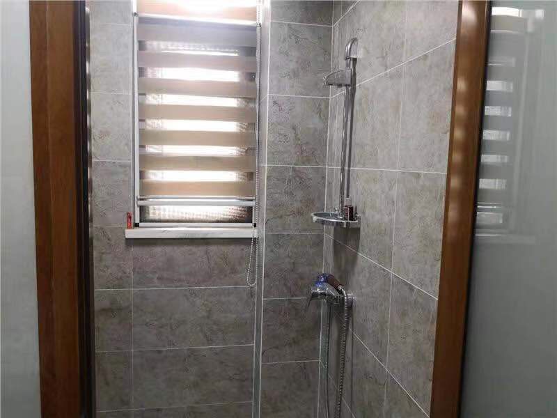 小区环境优美，三丰鼎城小洋房5室2厅2卫精装修