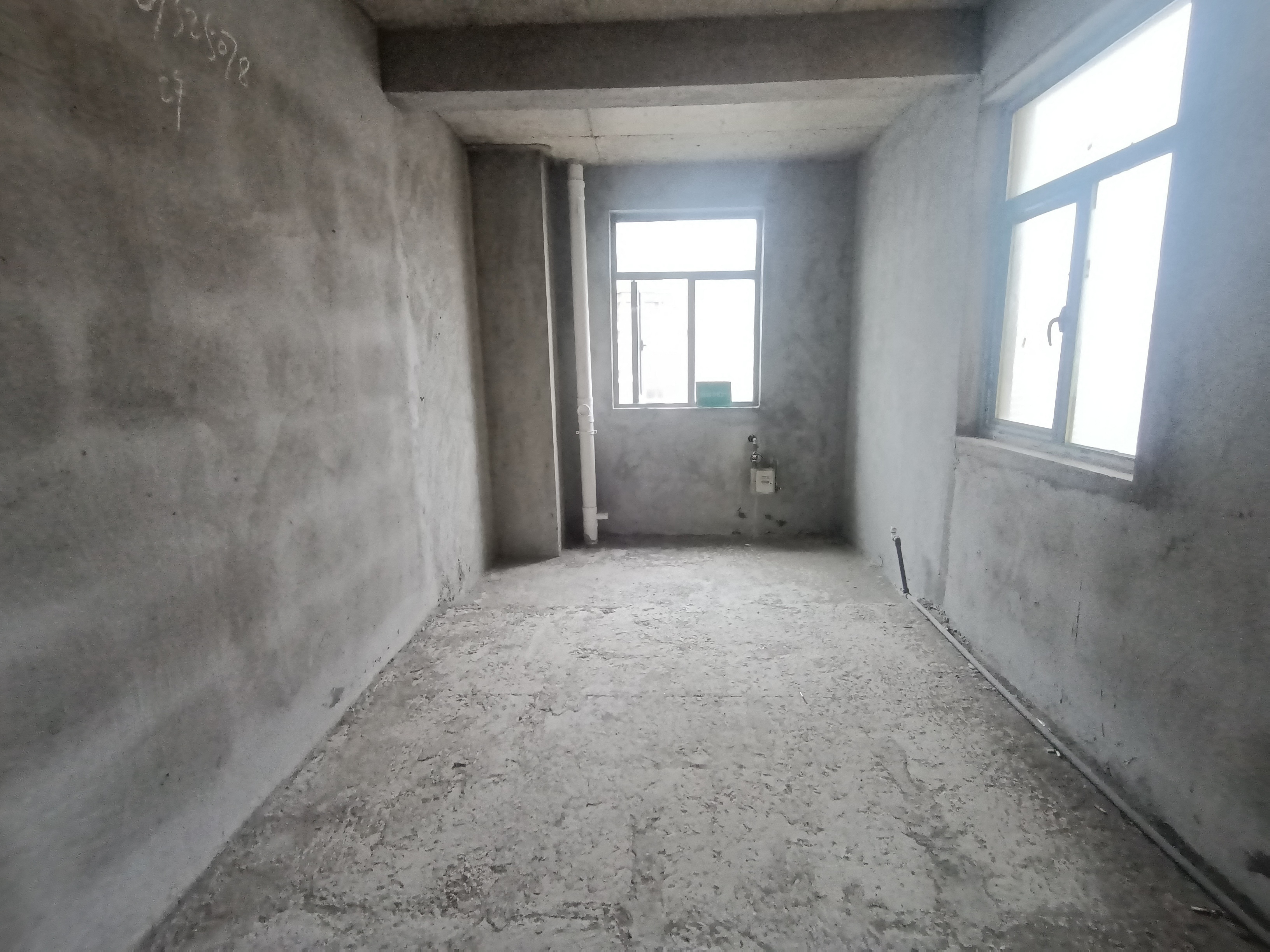 新街毛坯三房户型好南北通透楼下就是菜场