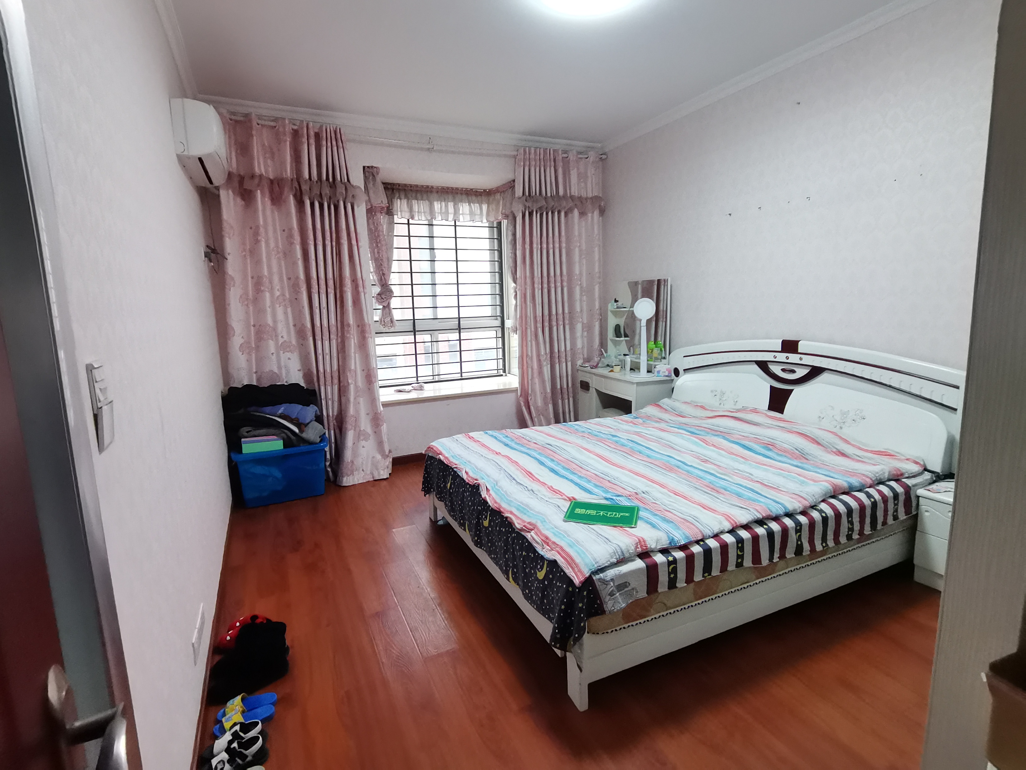 森林国际步梯洋房中间楼层房东诚意出售