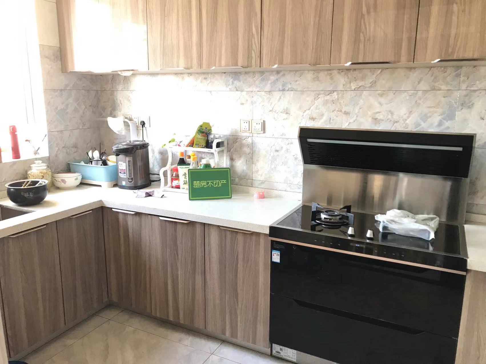 满庭春供暖房证满二精装卖毛坯价配套齐全精装四房边户户型好诚意出售