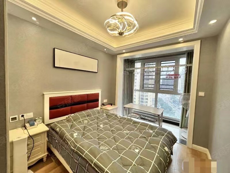 278，新城壹号，湖景房，精装大四房2位，纯边户，成色新，好楼层，南北通透