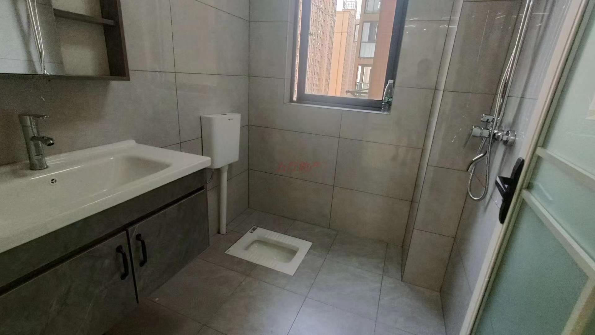 全新装修家电齐全小三房紫润尚城