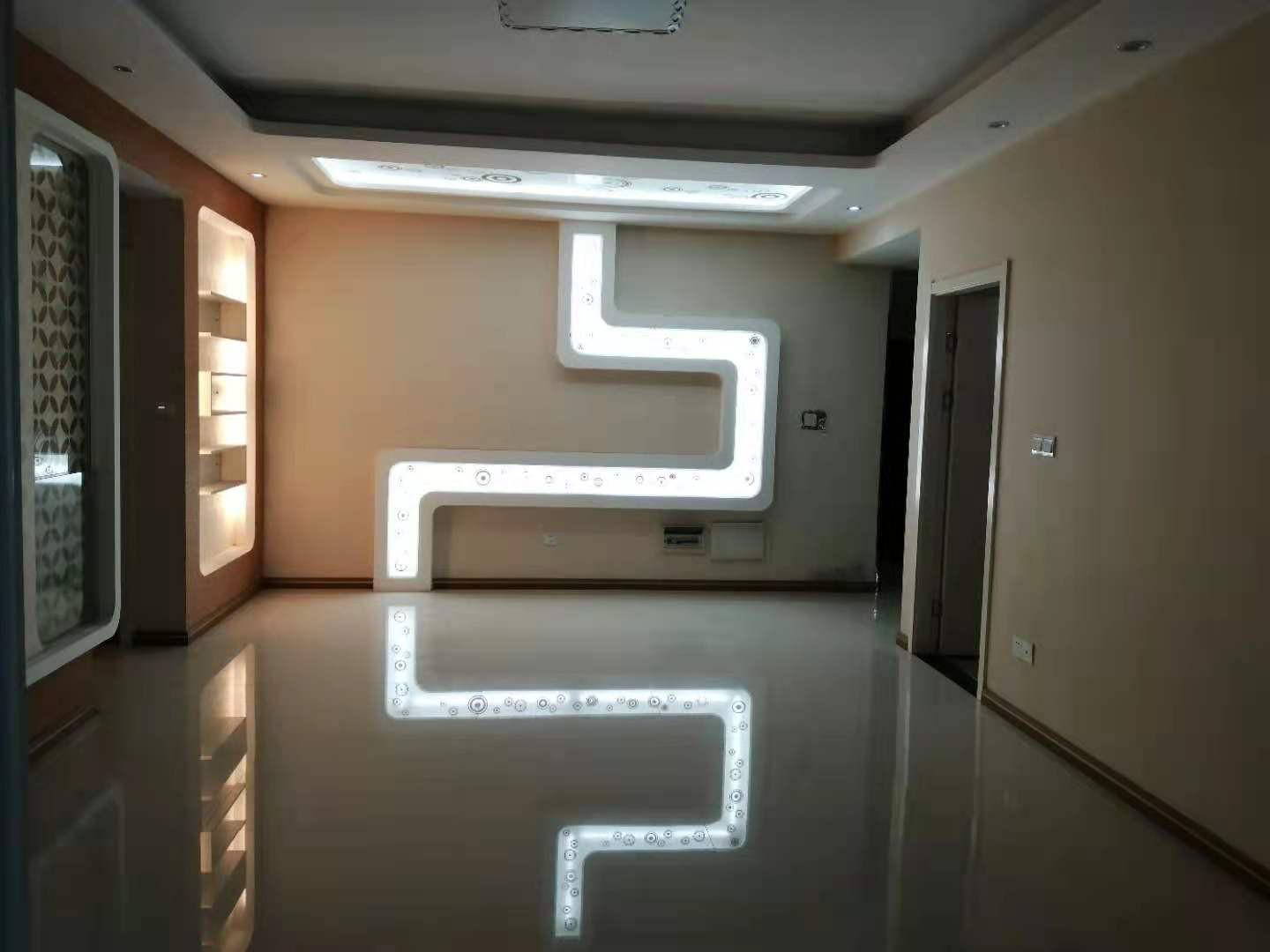 三丰鼎城地铁精装3室2厅2卫1阳台，交通便利，设施齐全