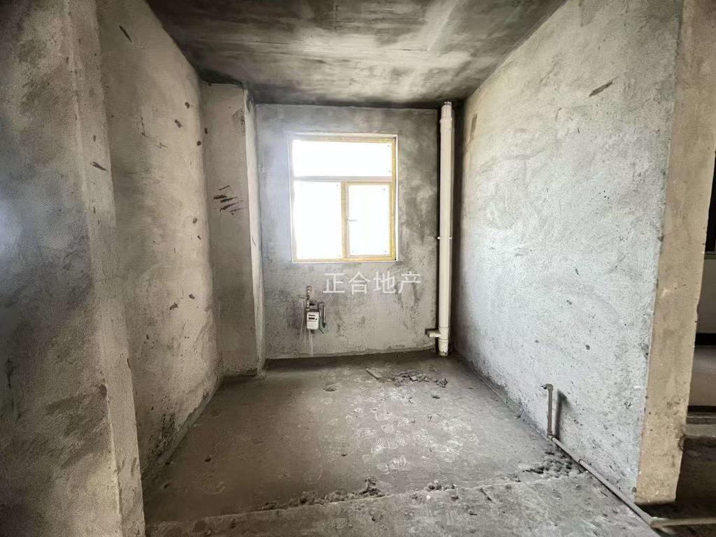 捡漏，城南，沔阳清华园，电梯小高层，毛坯3房2卫，东边户，单价5700+，双阳台，证满二