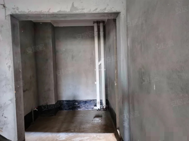 捡漏，城南，森林国际城湖景房，靠公园，单价4200左右，户型好，楼层好