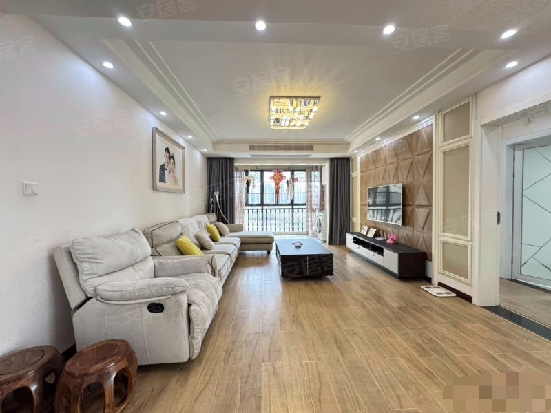 342，城南，新城壹号四期，湖景房 ，精装大四房两卫，全屋精装，成色新，拎包入住 ，