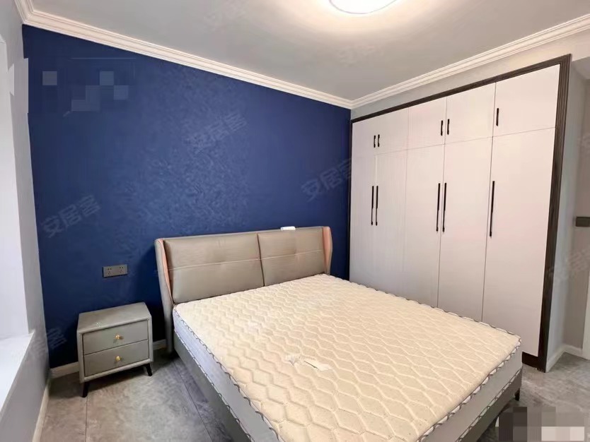 72，业主诚心出售，全新装修三房，上新二中，二小，叫育无优