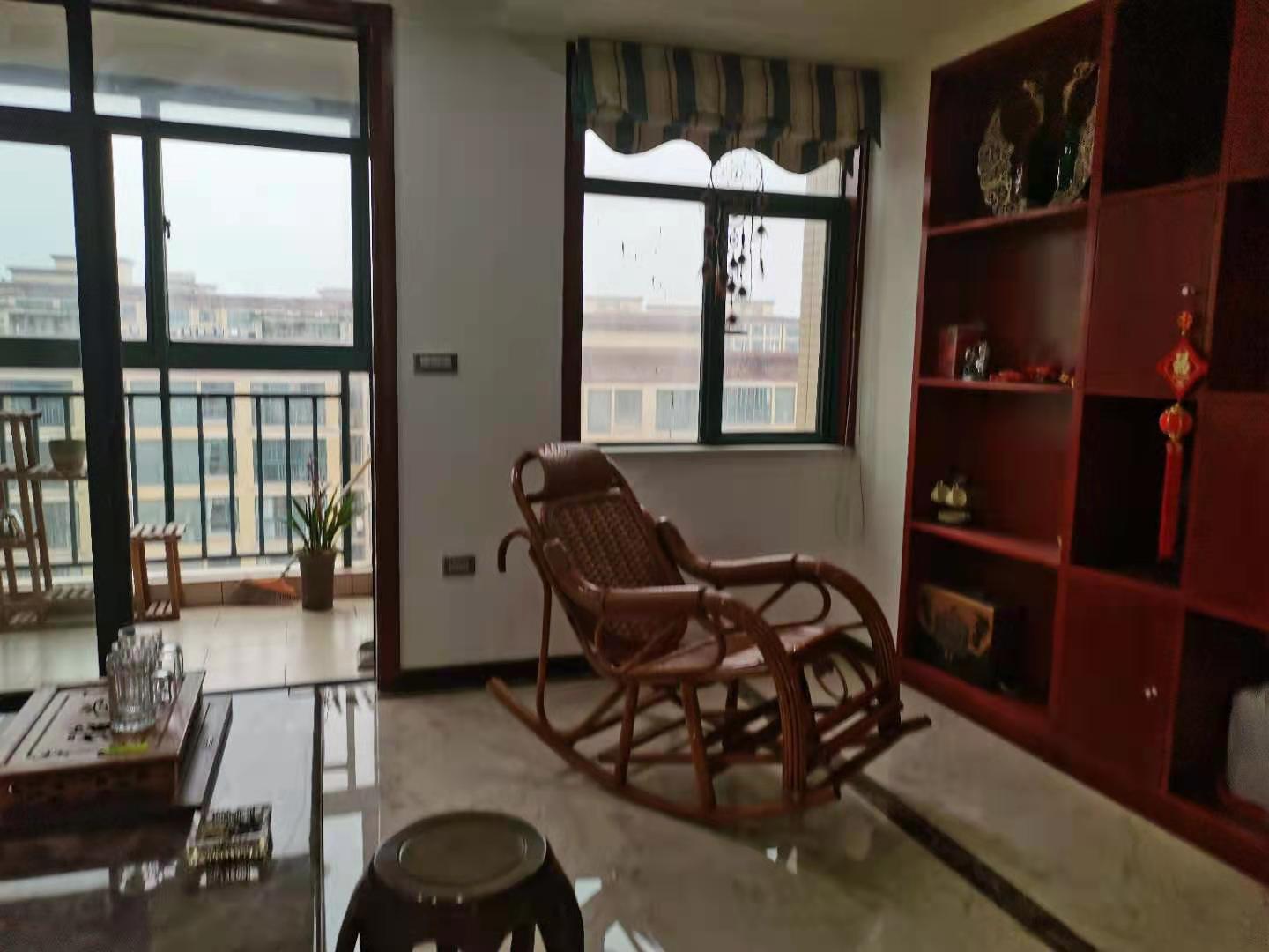 新城壹号朝南办公装修三房诚意出售