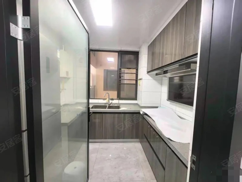 315？城南，荣怀，电梯‬中间楼层，精装2房，全‮中屋‬央空调，装修9.9成新，基‮未本‬住，证满二