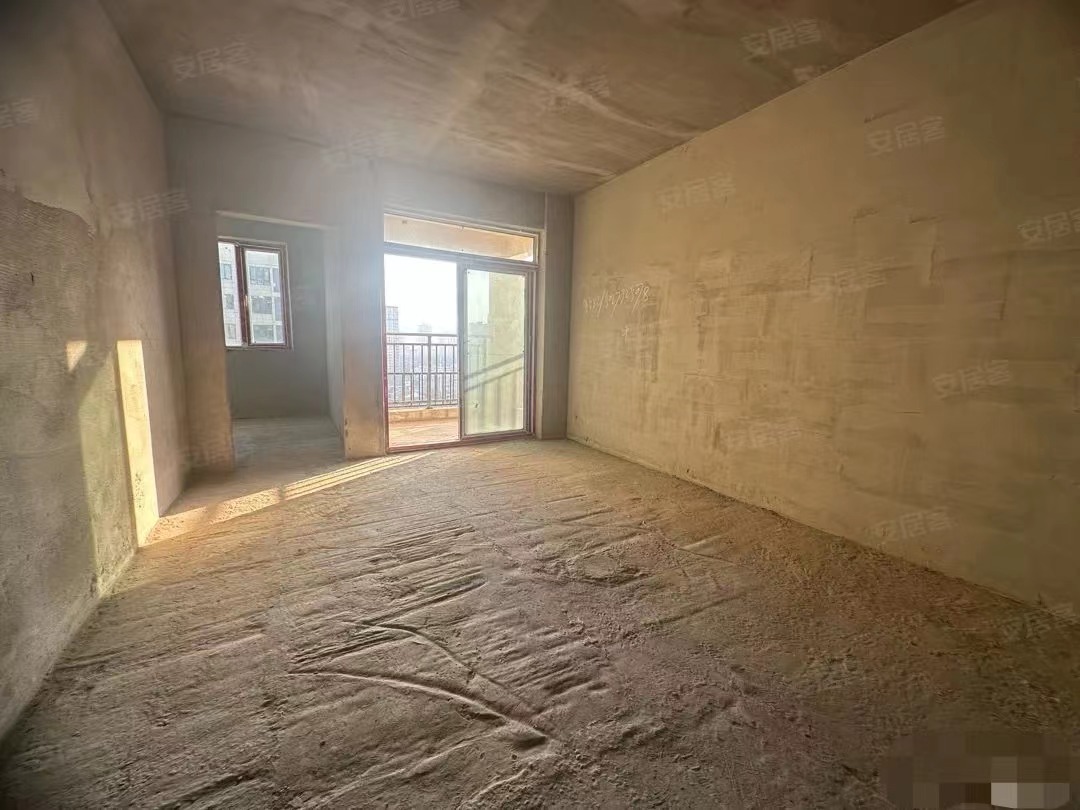 20，房东亏本出，40多万城南电梯房，电梯16层，证件满二，捡漏