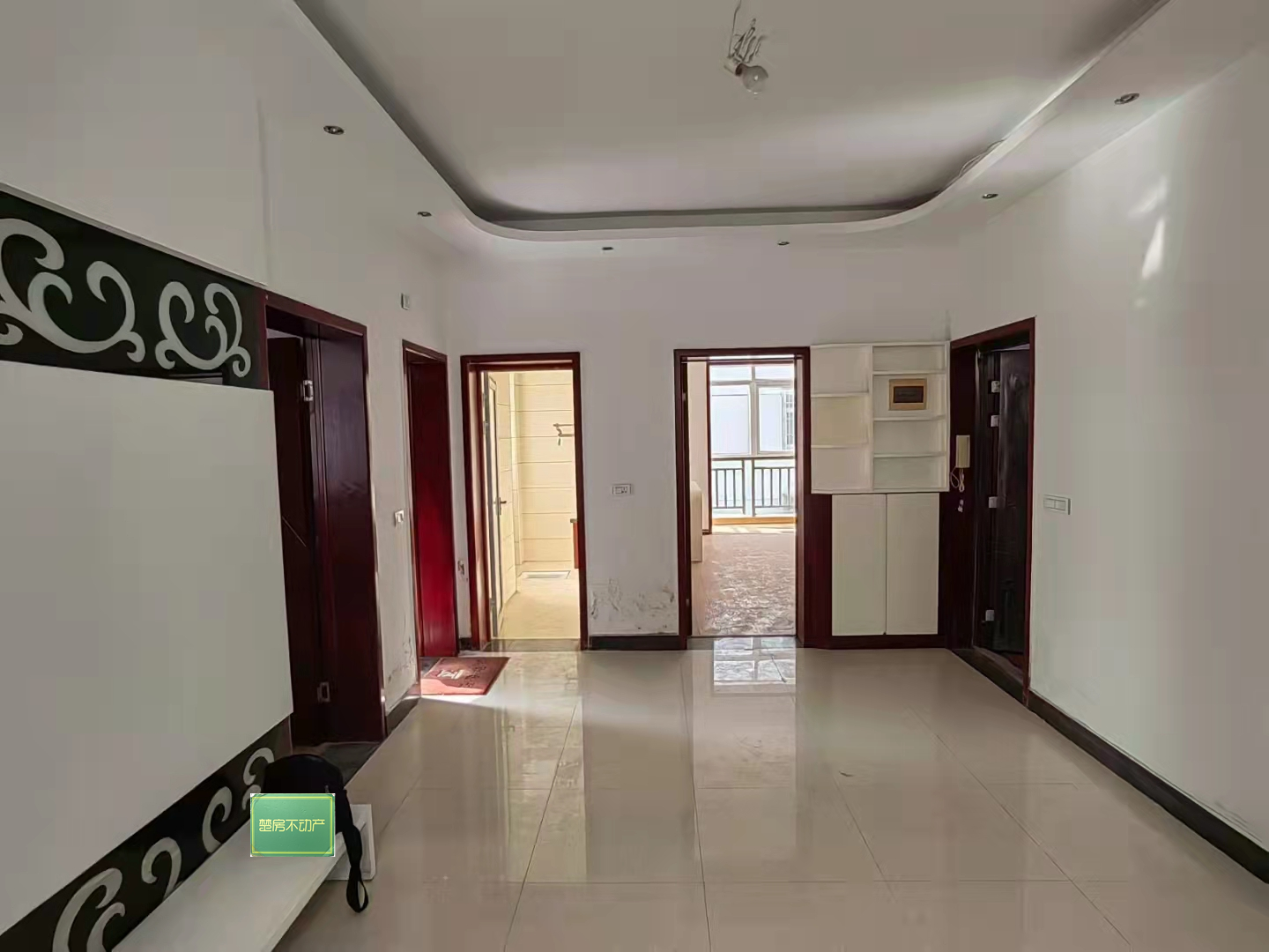 世北春花园   好楼层  通透户型  两房带装修  车站附近