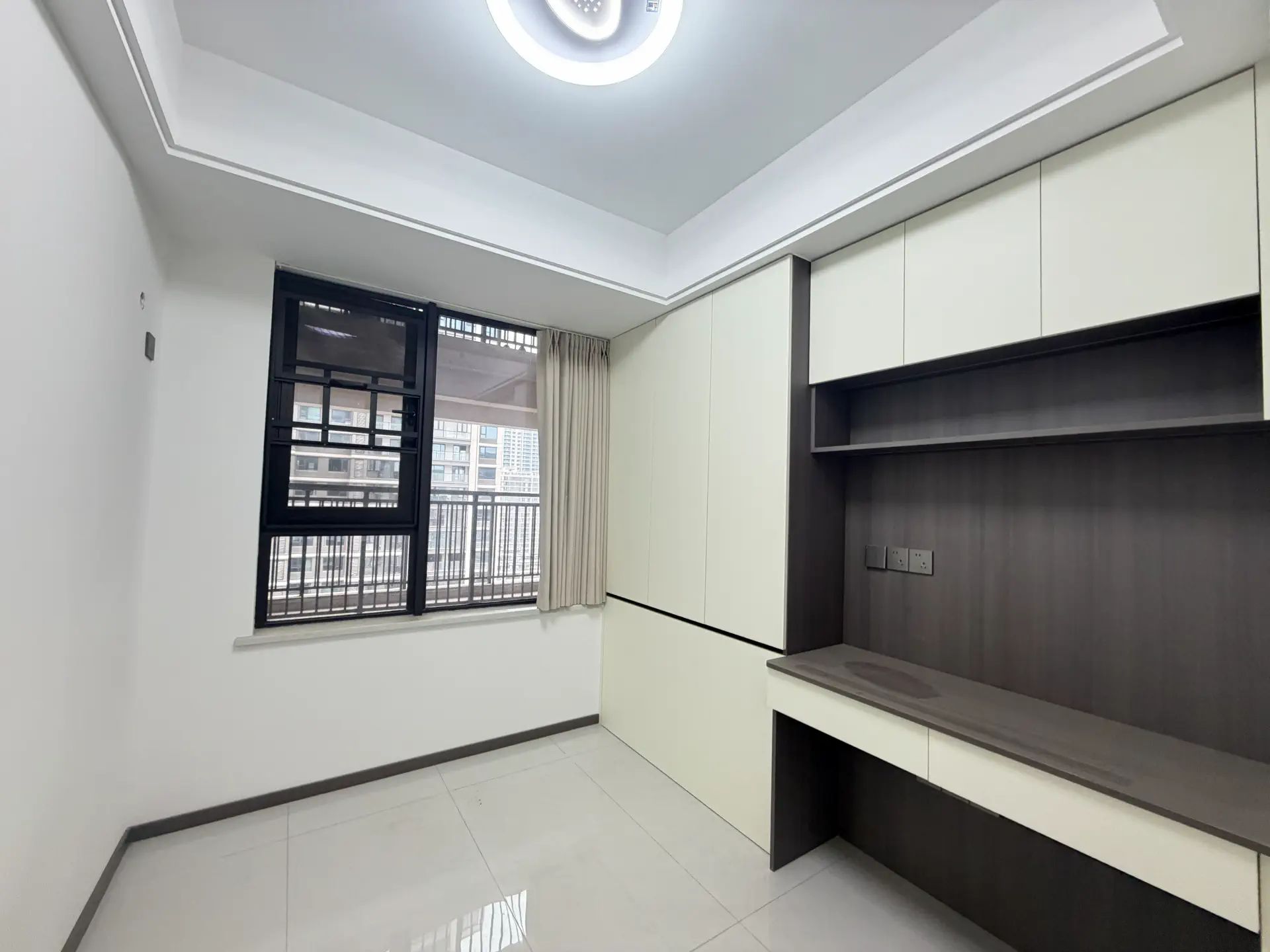 城南，吾悦华府，现房，精装房3房2卫，一天未住，4月份满二，好楼层