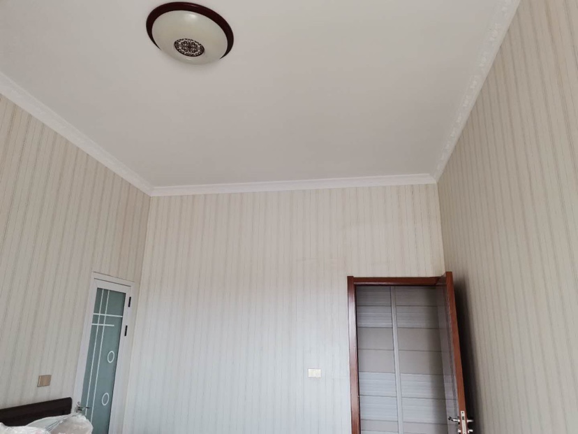 仙源 旁装修三房，陪读不错选择，证件满二，送1楼20平地下室