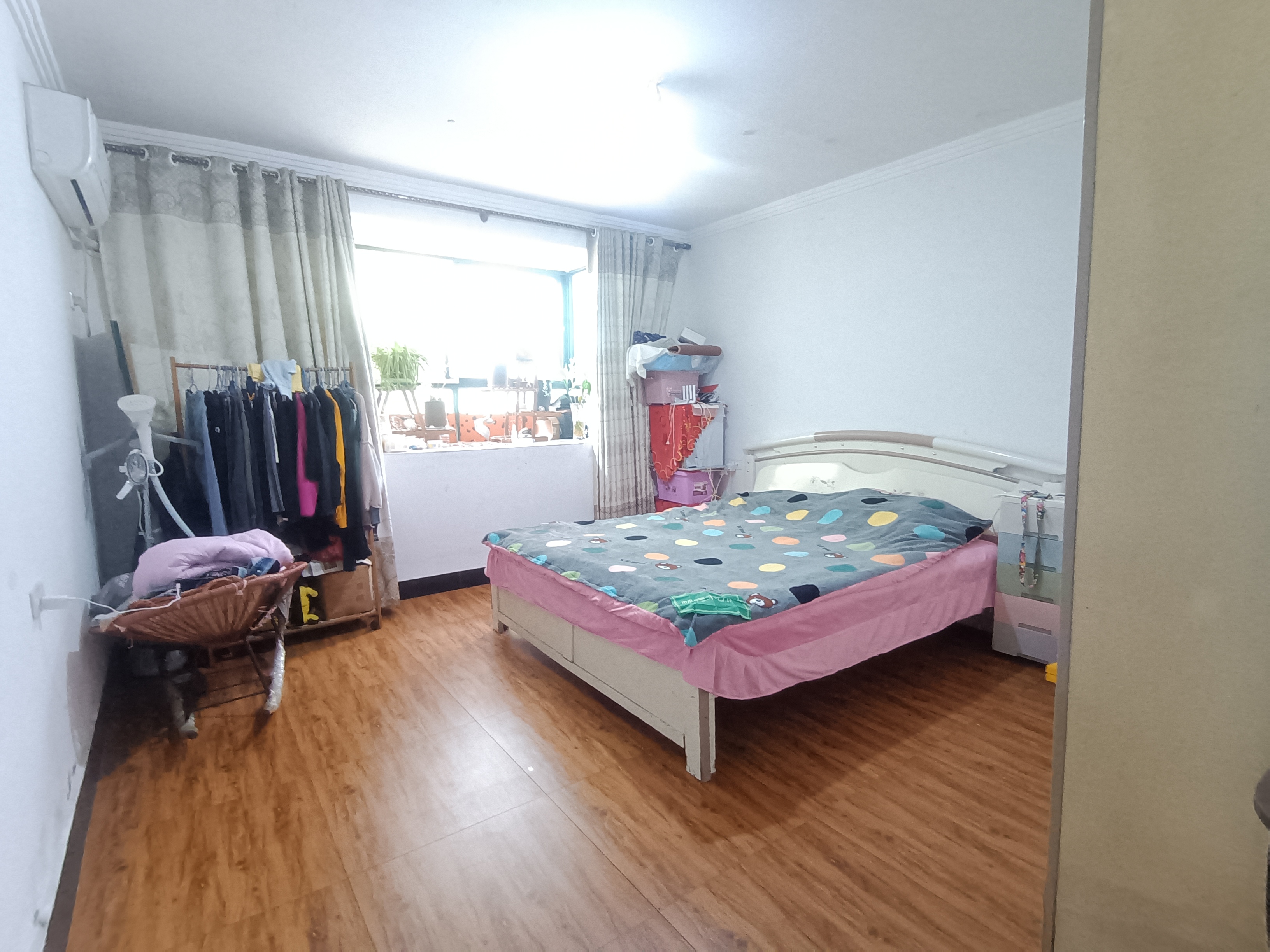 东城花园四中旁精装三房证件满二业主诚心卖