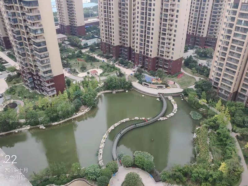 满庭春.毛坯大三房.出门就是學笑.证件满二.看房方便