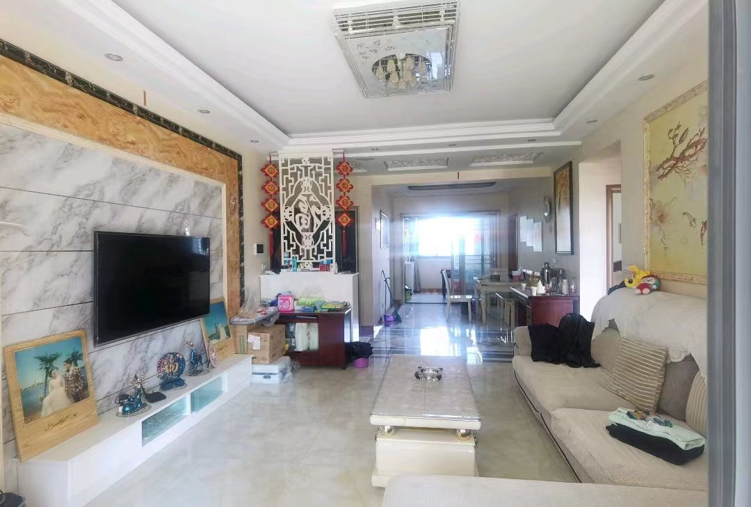 御台公馆.精装三房两卫.南北透通.看房方便