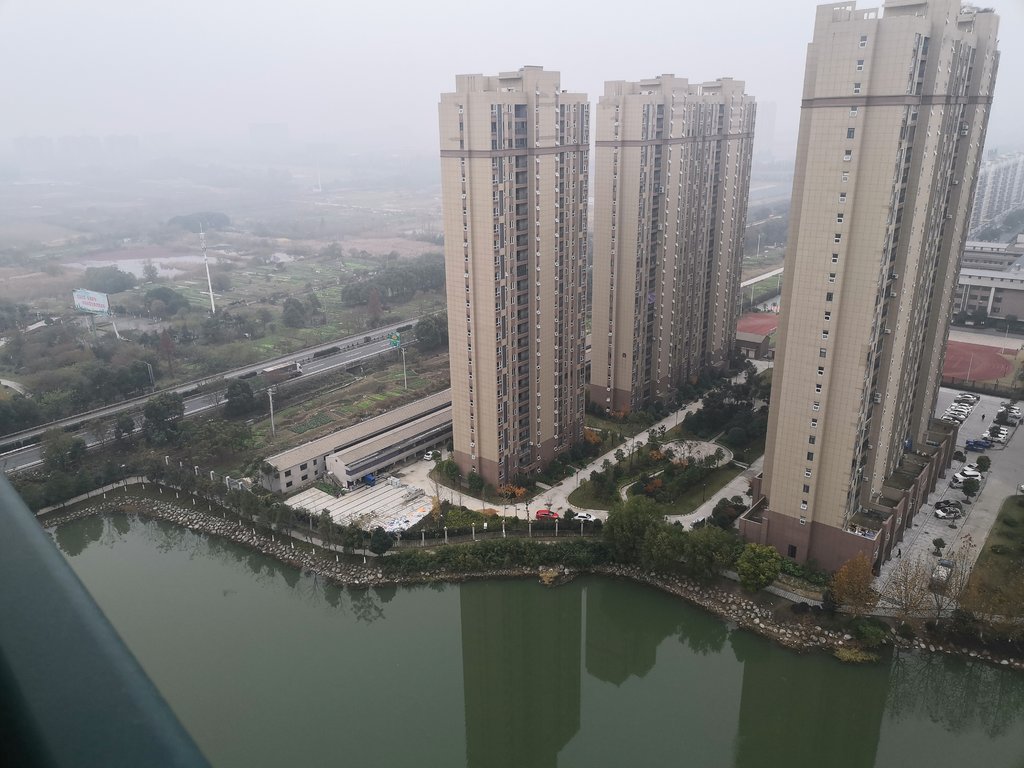 新城一号四期.毛坯四房.南北通透.看房方便