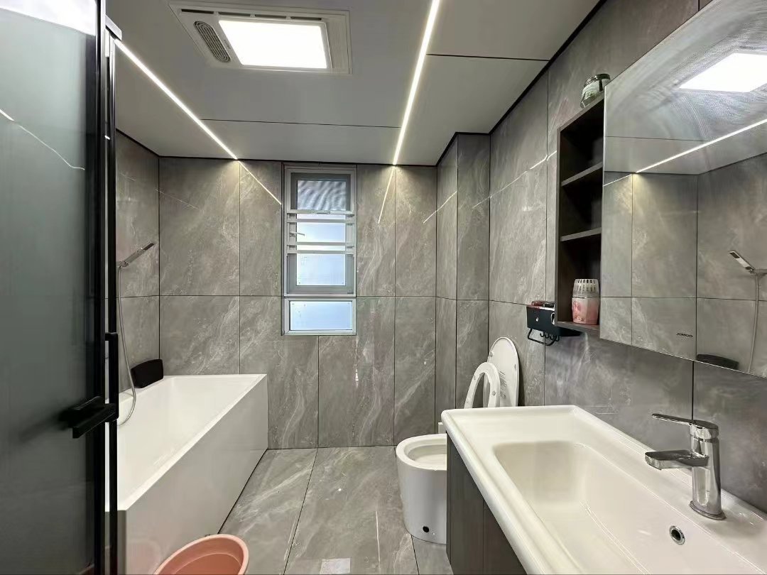 碧桂园.精装三房两厅两卫.买房送车位.证件满二.看房方便