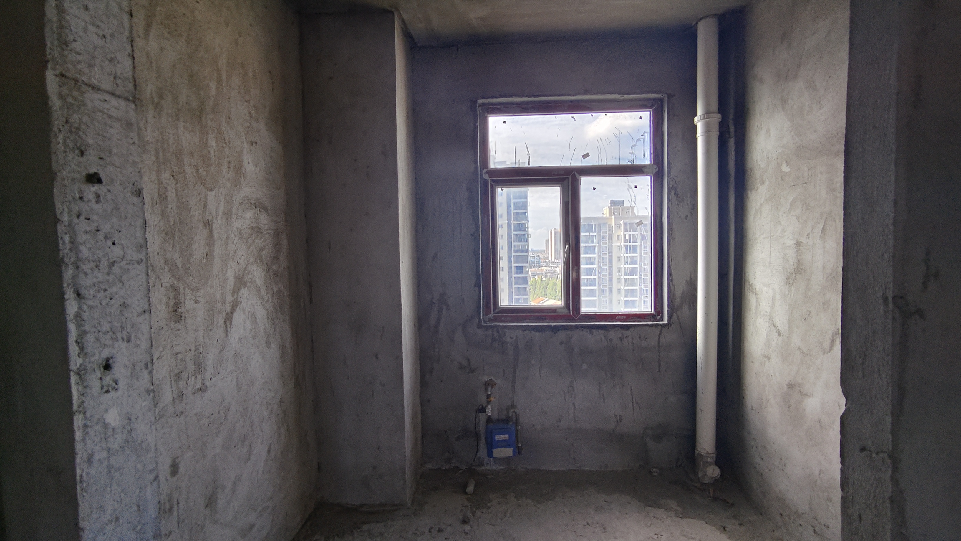 沔阳公馆.毛坯边户三房.证件满二.看房方便