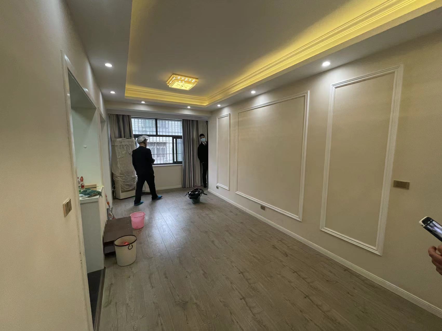 羽毛球馆旁，工商局宿舍，武商附近，精装三房，位子好，看房方便