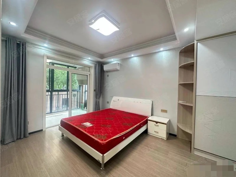 城南，森林国际，精装3房2卫！成色新，送个露台，诚心出售，证满二