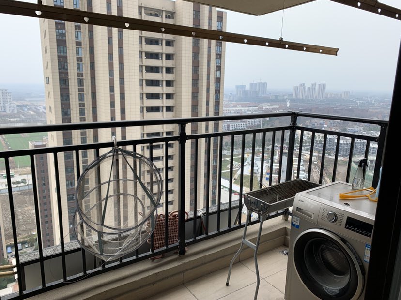 城南，碧桂园，精装三房，好楼层，带家具家电拎包入住！证满二