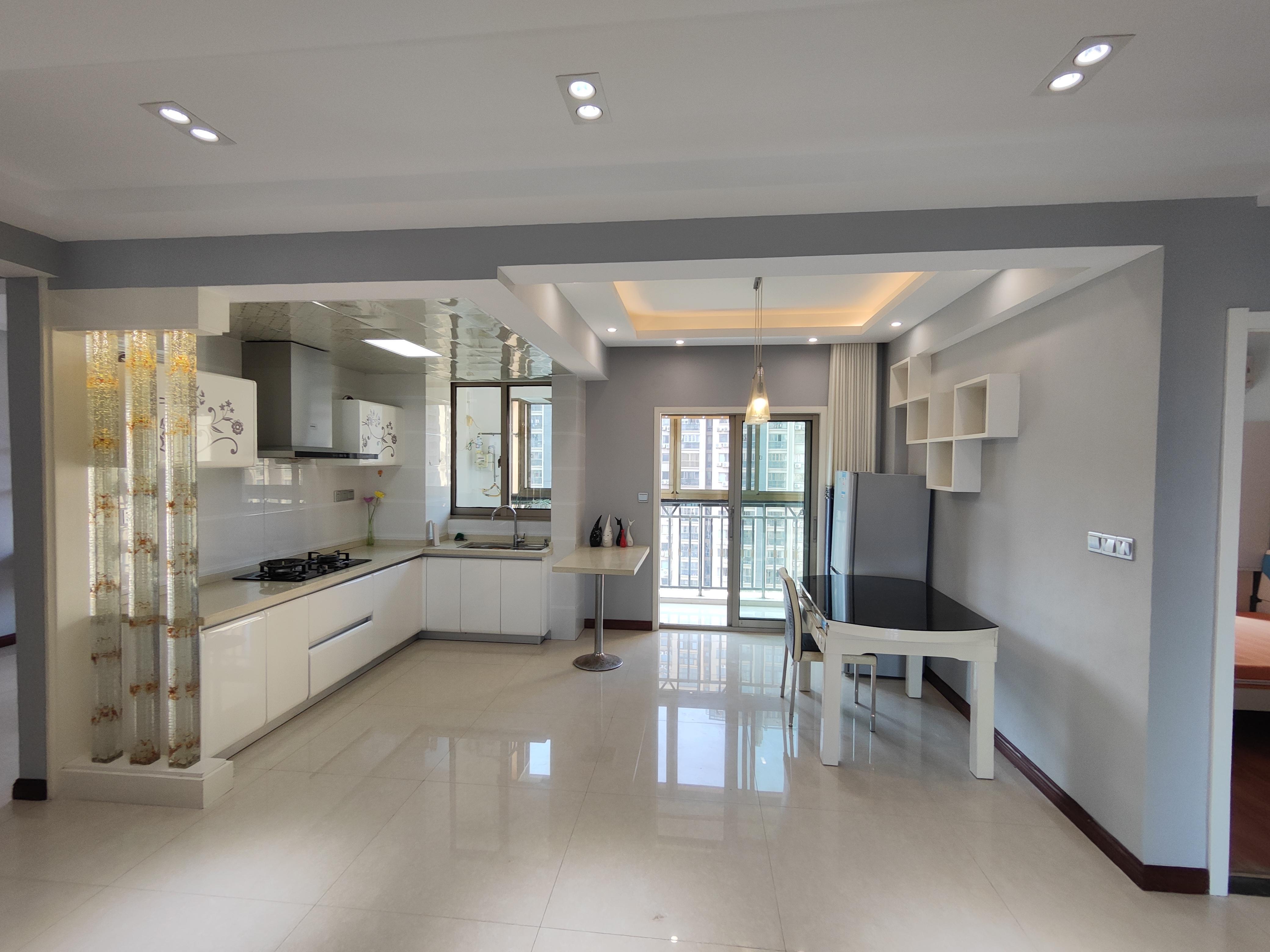 锦绣江山3室2厅2卫新装修楼层好4000多的单价优价出售！