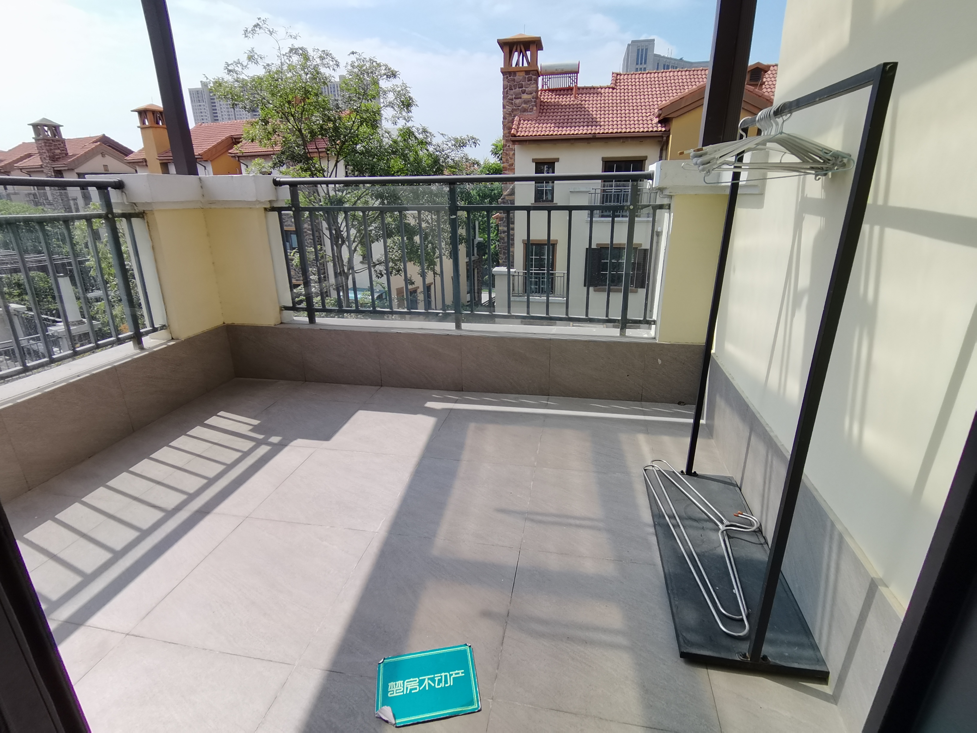 御江湾别墅.全屋品牌装修.光装修都花了90几个.房子带超大院子.看房有密码